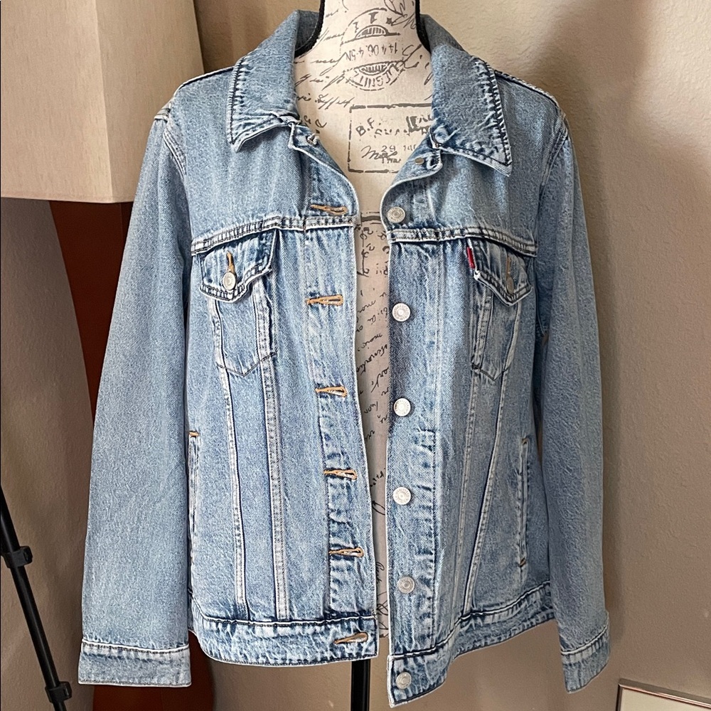 Levi’s Denim Jacket NWT